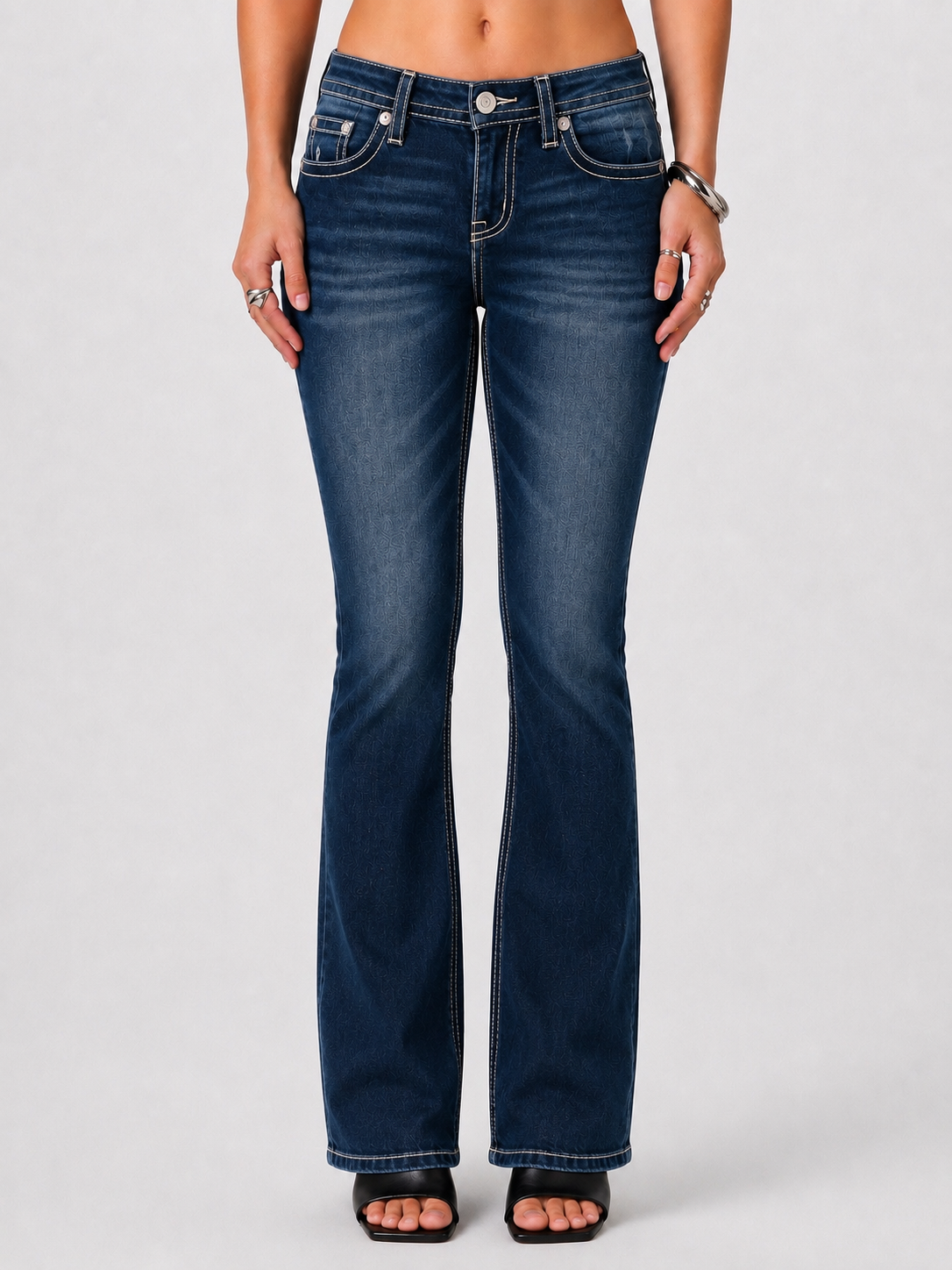 M9725B - Bootcut Jeans